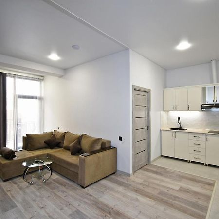 New Apartment In Yerevan City Center Bagian luar foto