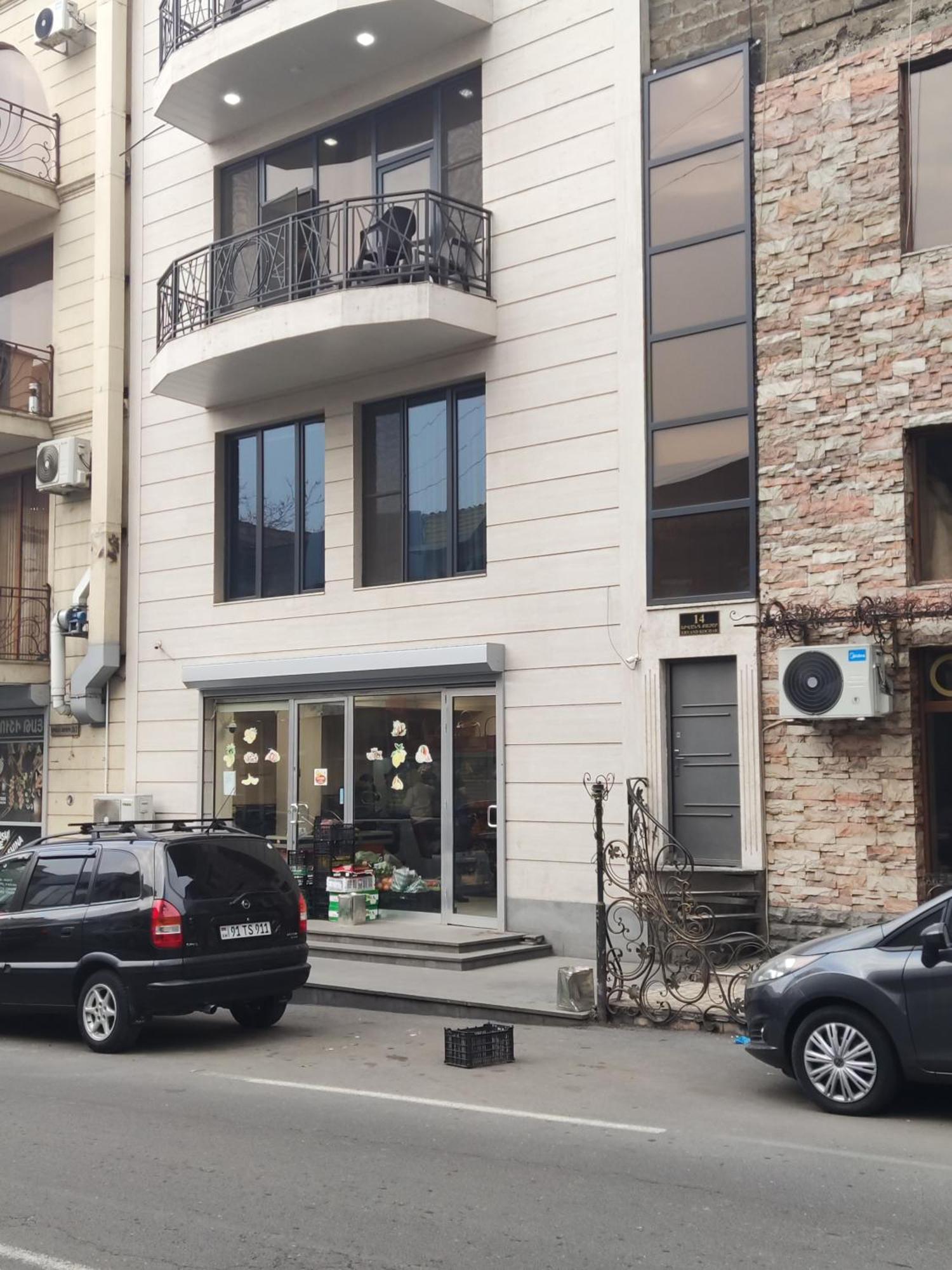New Apartment In Yerevan City Center Bagian luar foto